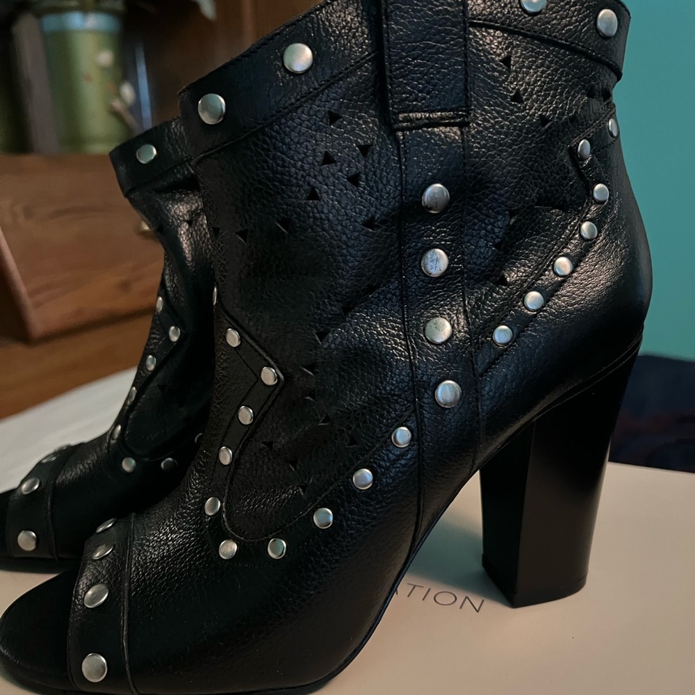 BCBG short boots size 8.5 M